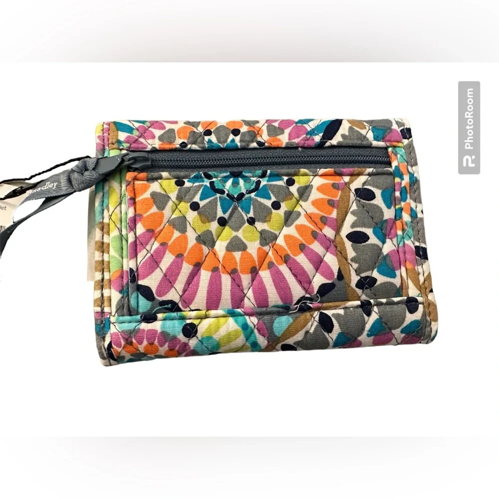 Vera Bradley RFID Euro Wallet in Sunny Medallion - Picture 3 of 5